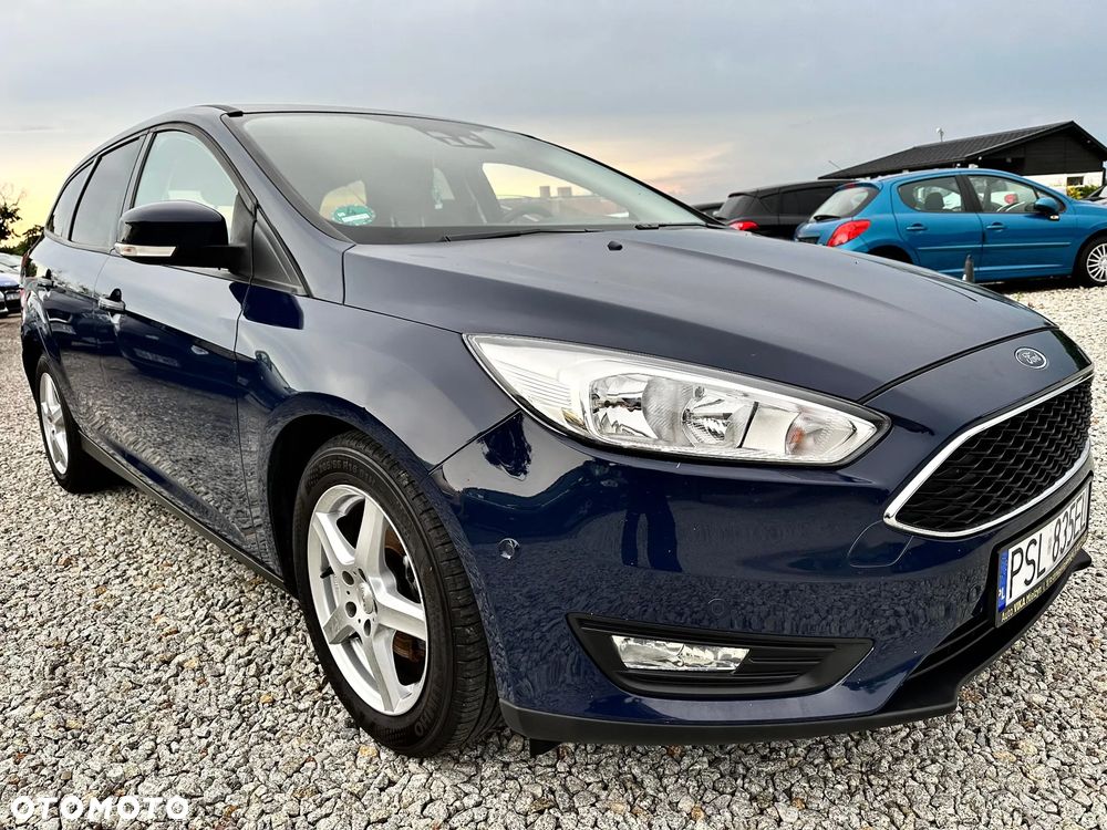 Ford Focus 1.0 EcoBoost Trend - 27