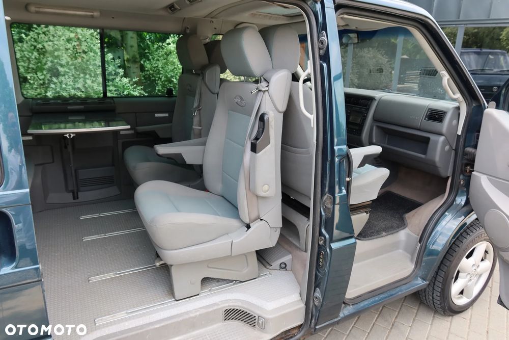 Volkswagen Multivan - 20