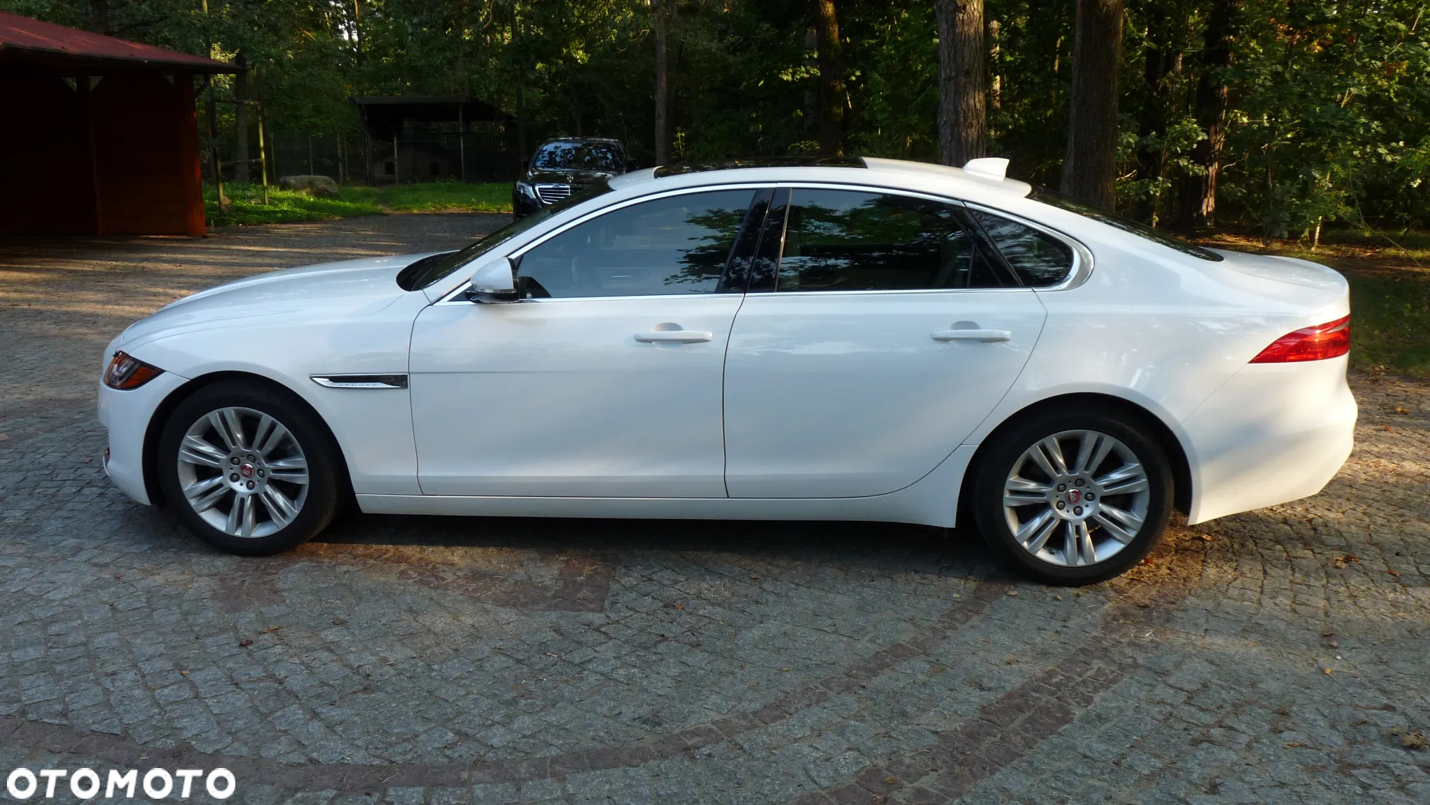 Jaguar XF 35t AWD Portfolio - 6