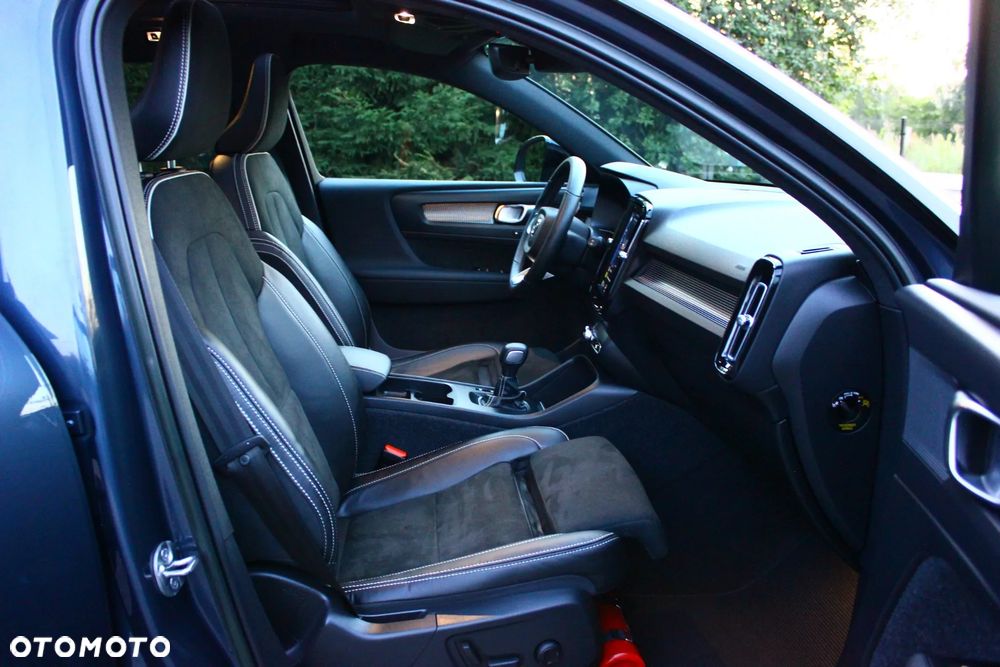 Volvo XC 40 - 38
