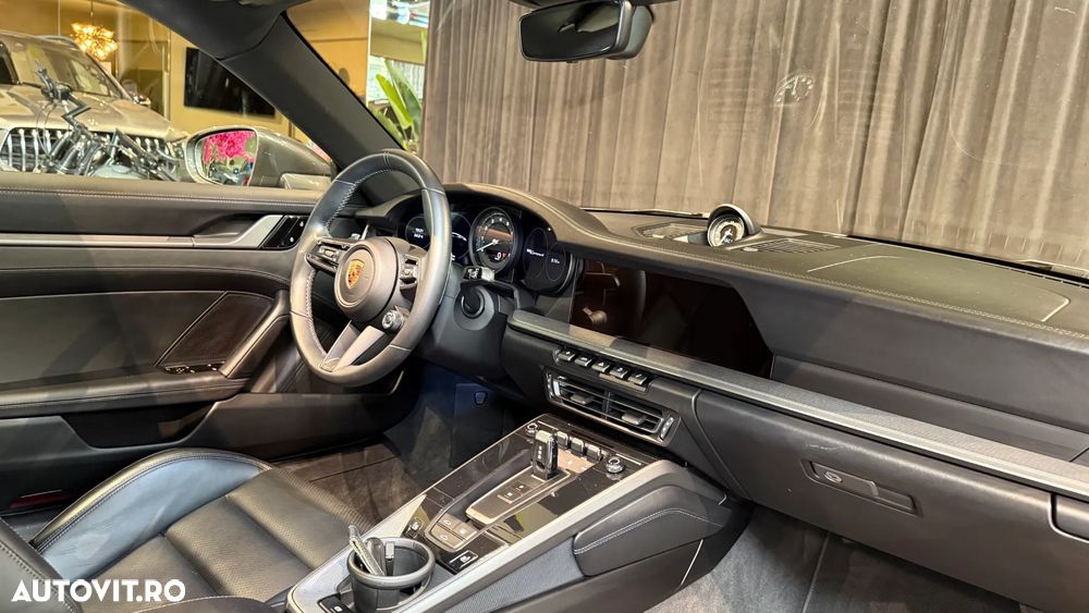 Porsche 911 Carrera 4 PDK - 21