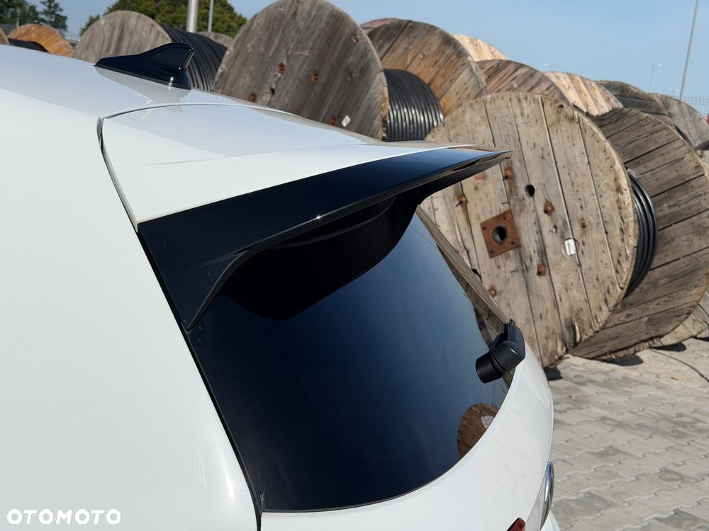 Volkswagen Golf - 8