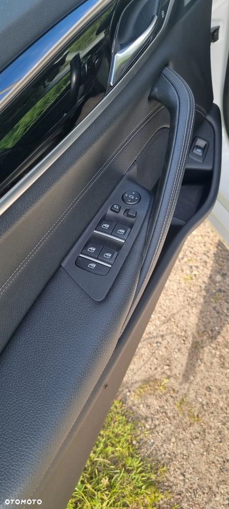 BMW Seria 5 530i xDrive Sport Line sport - 13