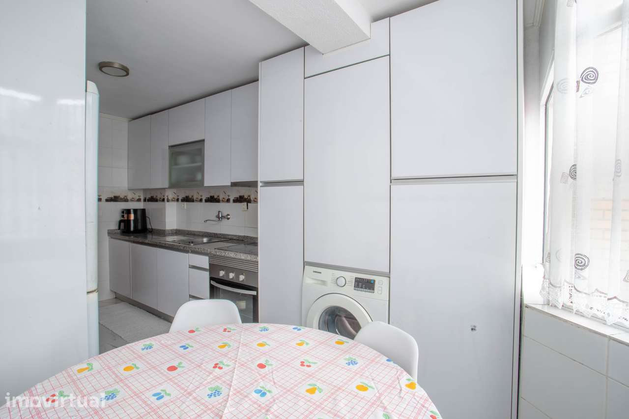 Apartamento T3 situado na zona de Coimbrões AF - Grande imagem: 3/31