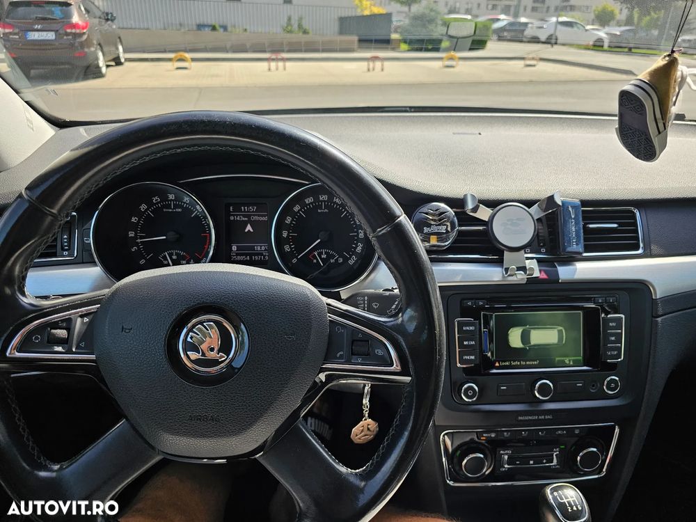 Skoda Superb 1.6 TDI GreenLine - 10