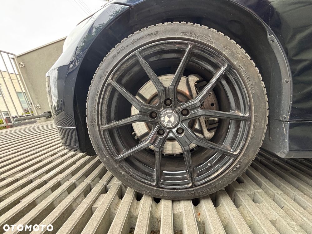 BMW Seria 3 335xi - 14