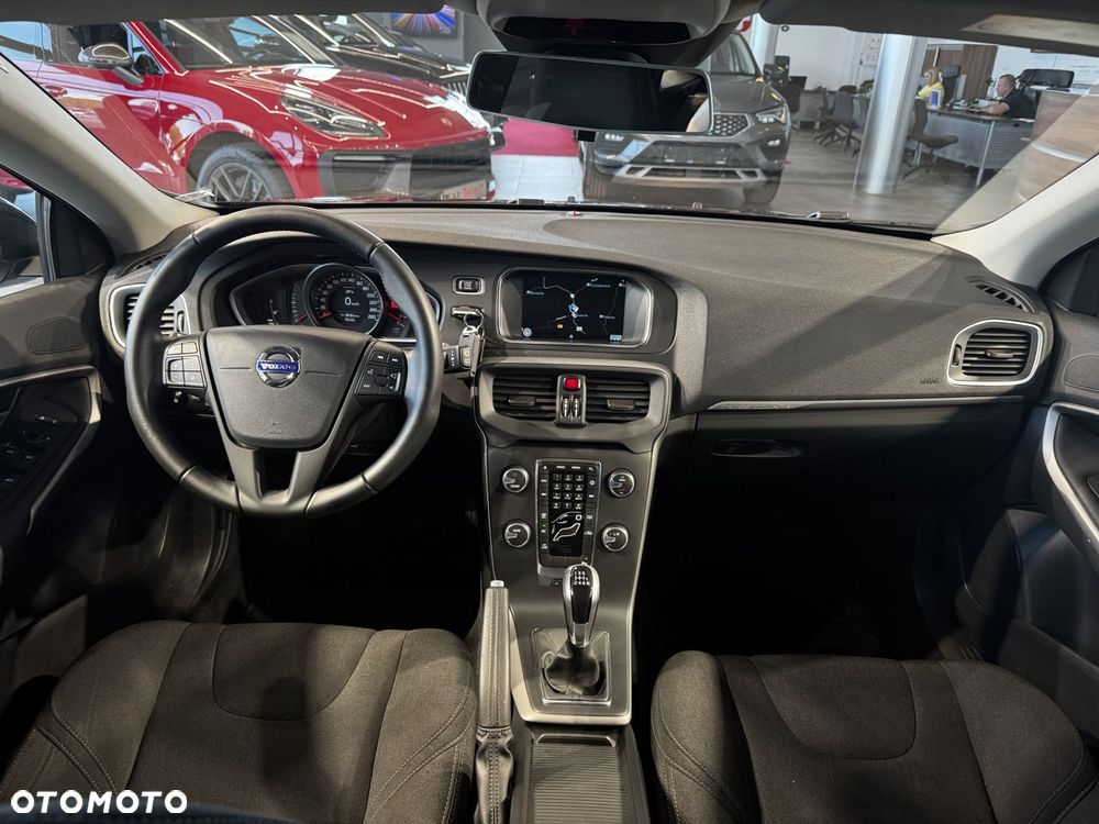 Volvo V40 Cross Country - 18