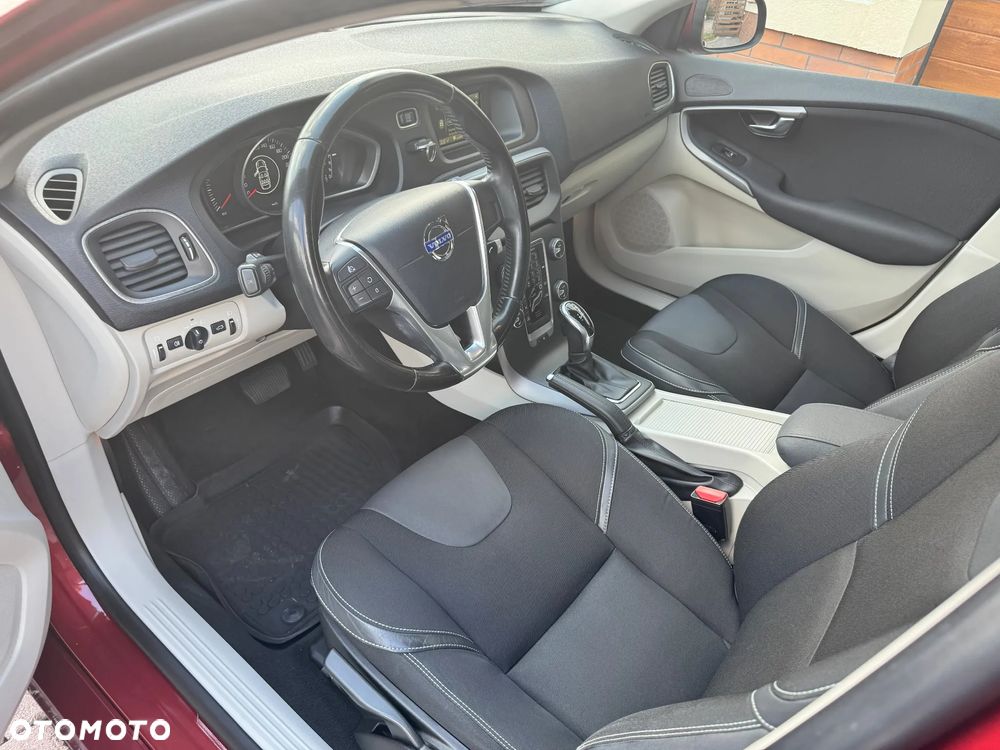 Volvo V40 D2 Kinetic - 8