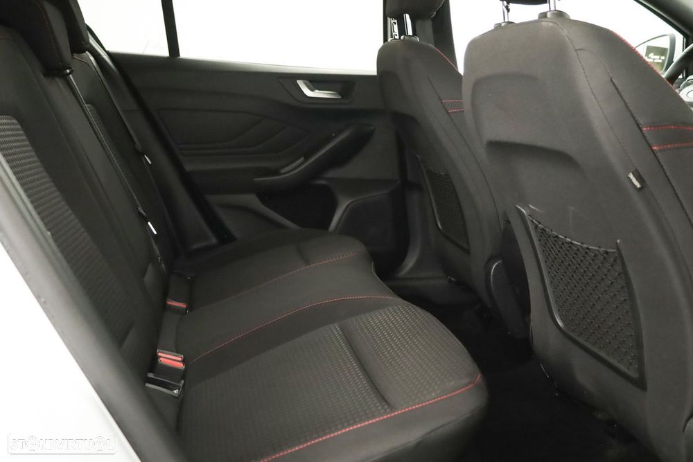 Ford Focus 1.0 EcoBoost MHEV ST-Line X - 22