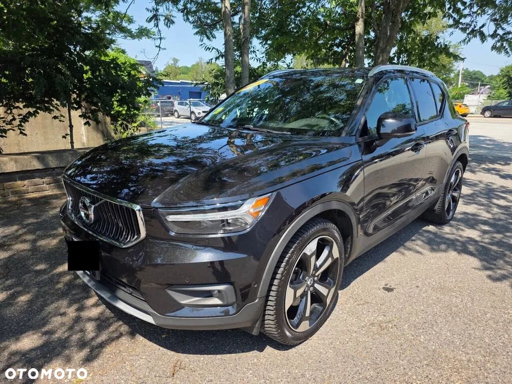 Volvo XC 40 T5 AWD Momentum - 1