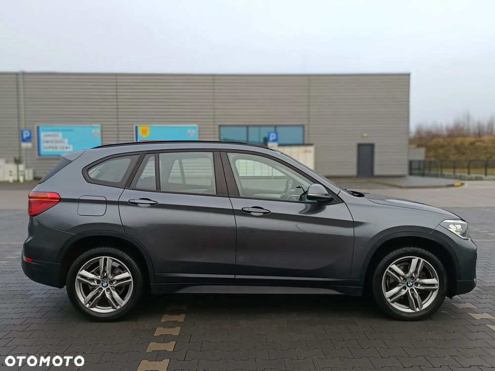 BMW X1 sDrive18i GPF Sport Line - 3
