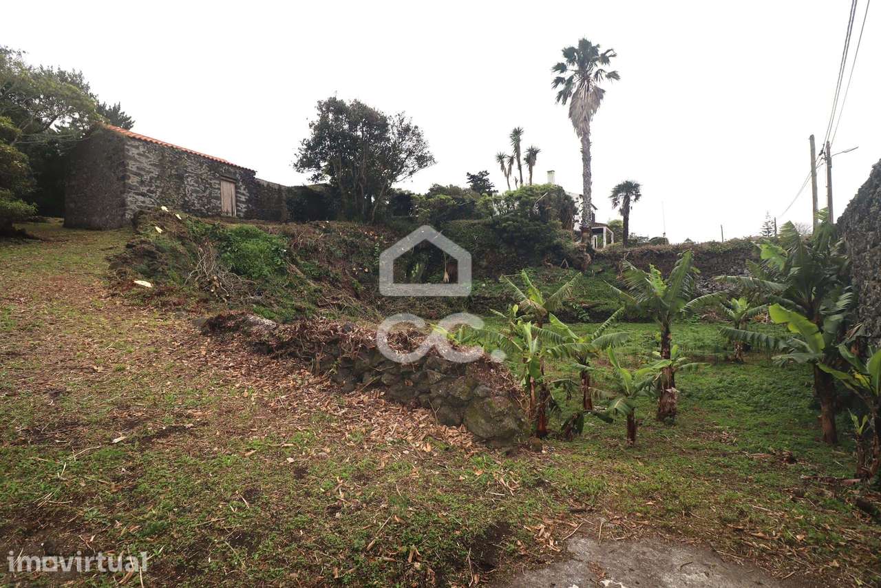 Terreno com 7040m2 - Rabo de Peixe - Ribeira Grande - Grande imagem: 2/24