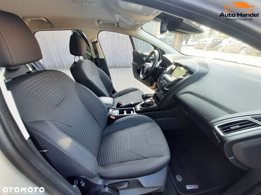 Ford Focus 1.5 EcoBoost STart-Stopp-System TITANIUM - 36