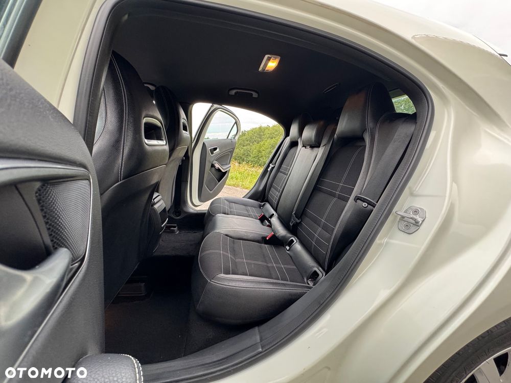 Mercedes-Benz Klasa A 180 Activity Edition - 29