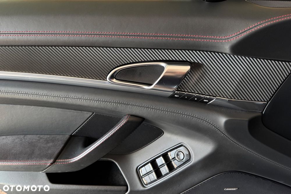 Porsche Panamera GTS - 31