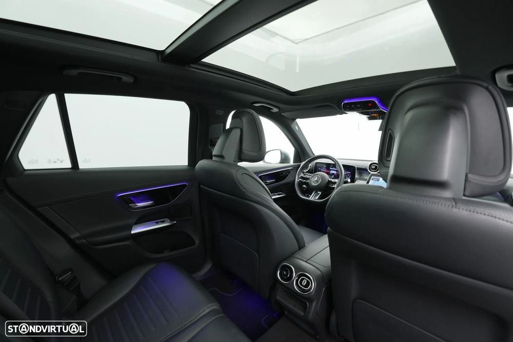 Mercedes-Benz GLC 300 e 4Matic 9G-TRONIC AMG Line Advanced - 24