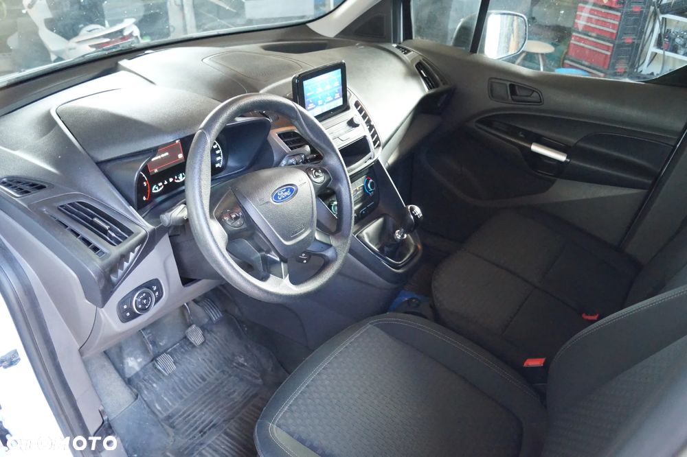 Ford Transit Connect - 24