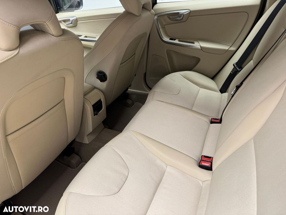 Volvo XC 60 - 4
