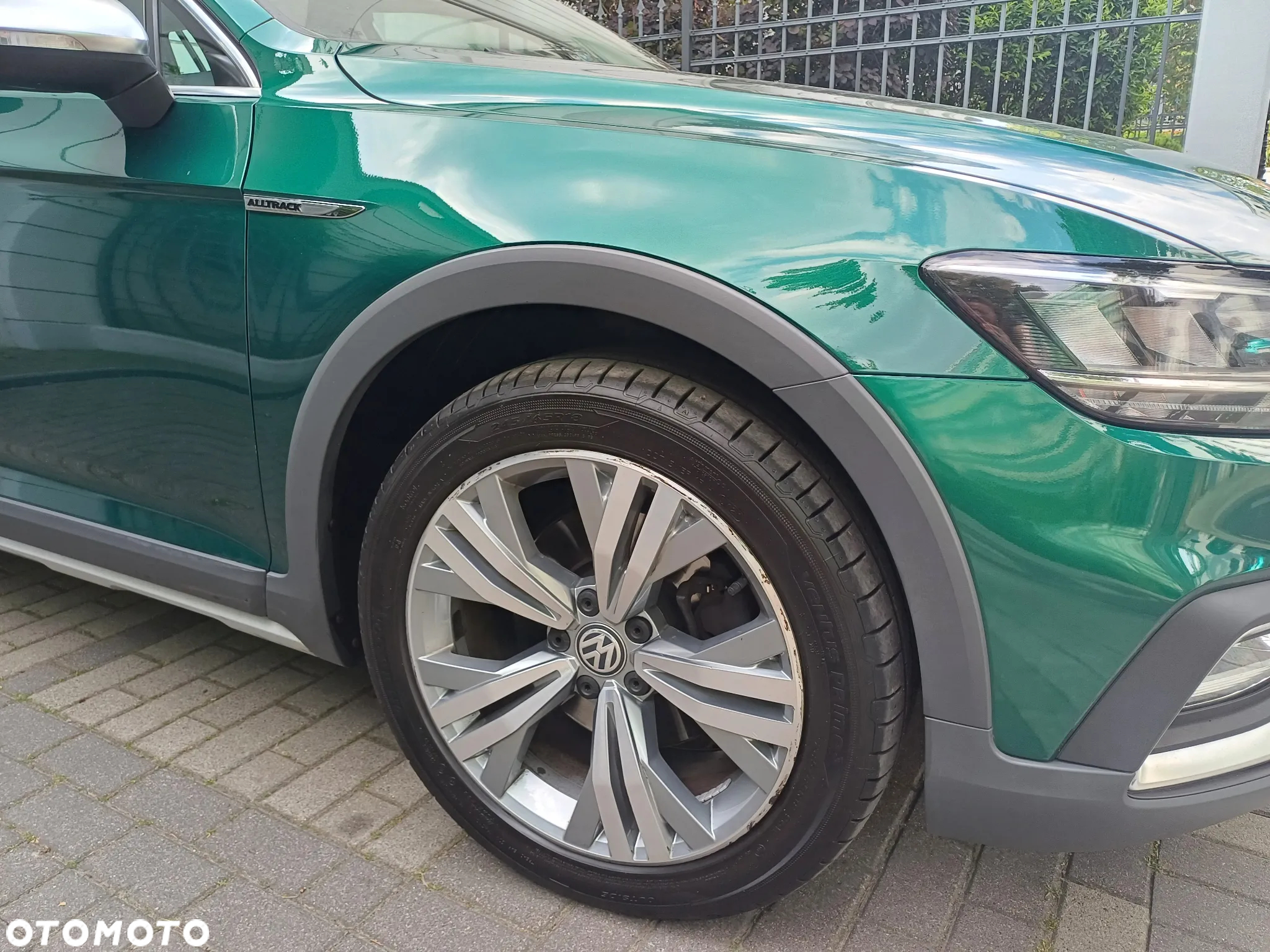 Volkswagen Passat Variant 2.0 TDI SCR DSG 4Motion Alltrack - 2
