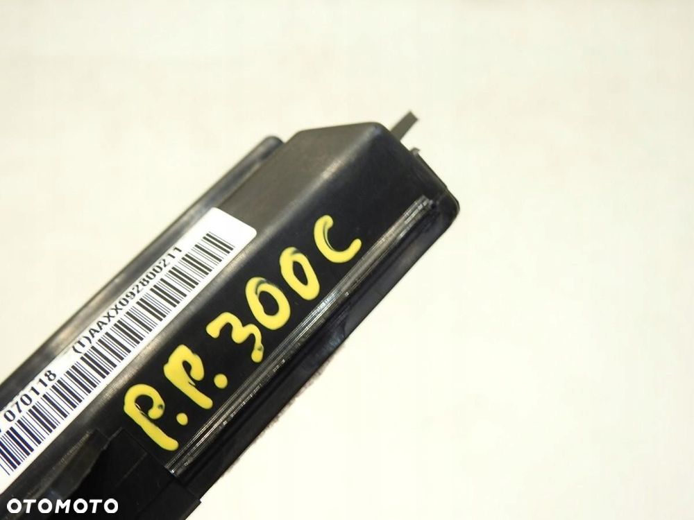 MODUŁ STEROWNIK DRZWI PRAWY PRZÓD CHRYSLER 300C P56038722AQ - 2
