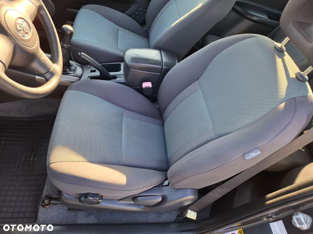 Toyota RAV4 4x2 - 12