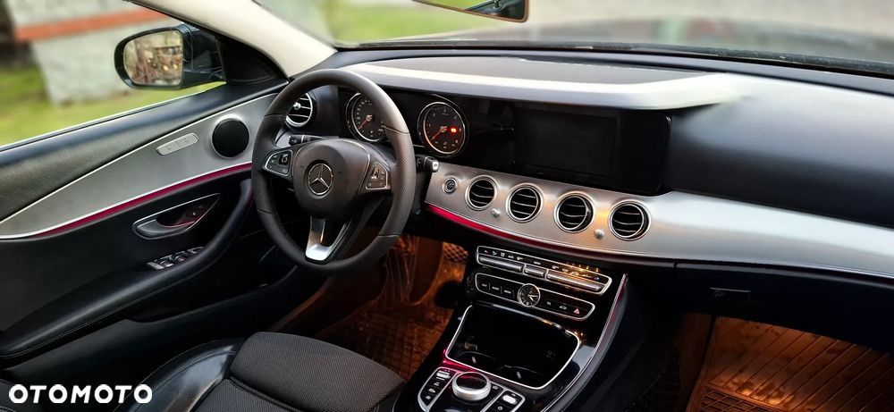 Mercedes-Benz Klasa E 220 d 9G-TRONIC - 38