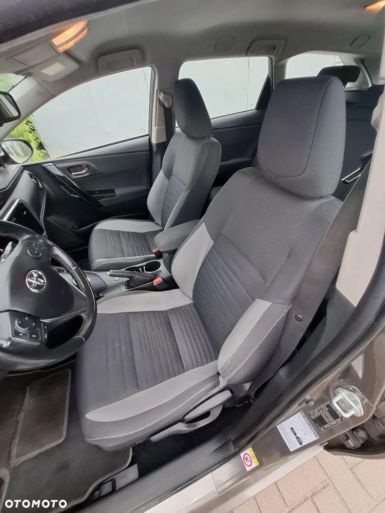 Toyota Auris Hybrid 135 Premium - 9