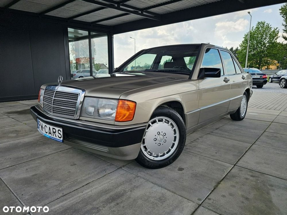 Mercedes-Benz W201 (190) - 1