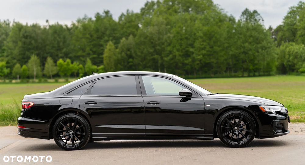 Audi A8 - 8