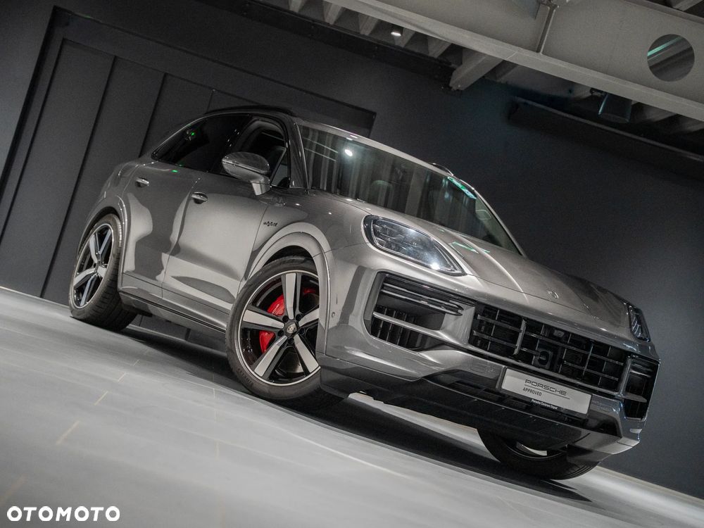 Porsche Cayenne Turbo E-Hybrid PHEV - 12