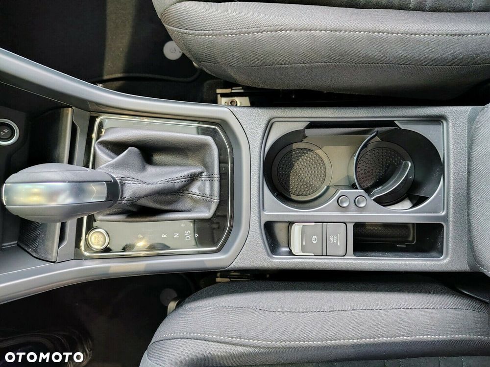 Volkswagen Touran - 11