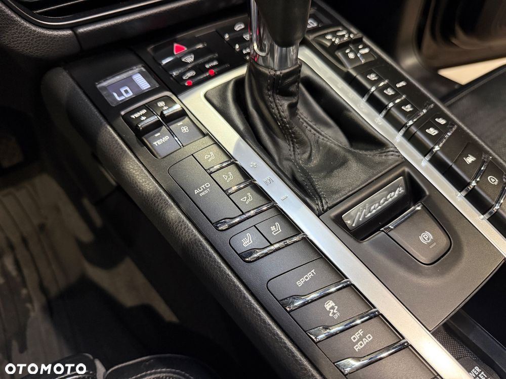 Porsche Macan S - 26