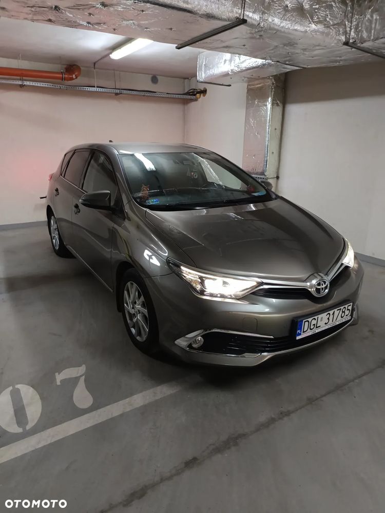 Toyota Auris 1.6 Prestige - 3