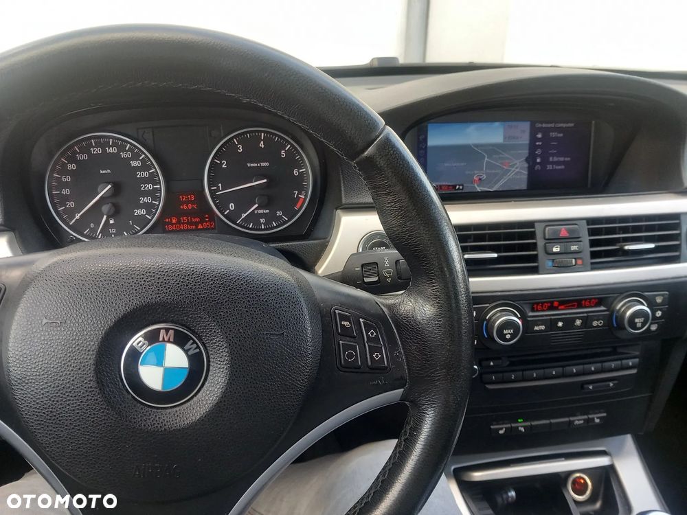BMW Seria 3 320i - 5