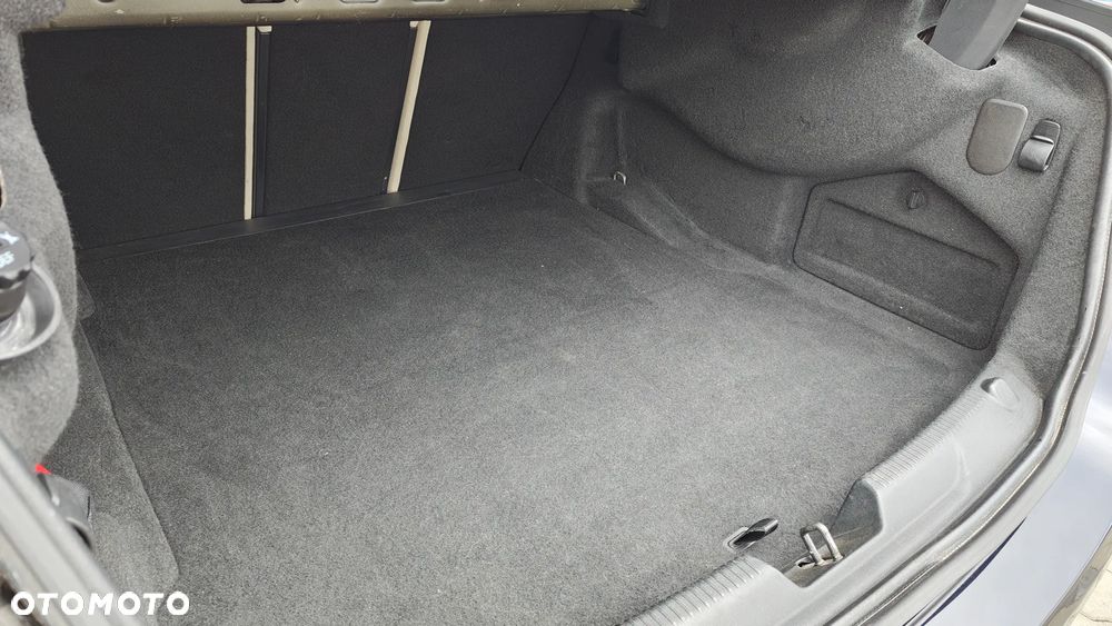 Jaguar XE 2.0 D Prestige - 13