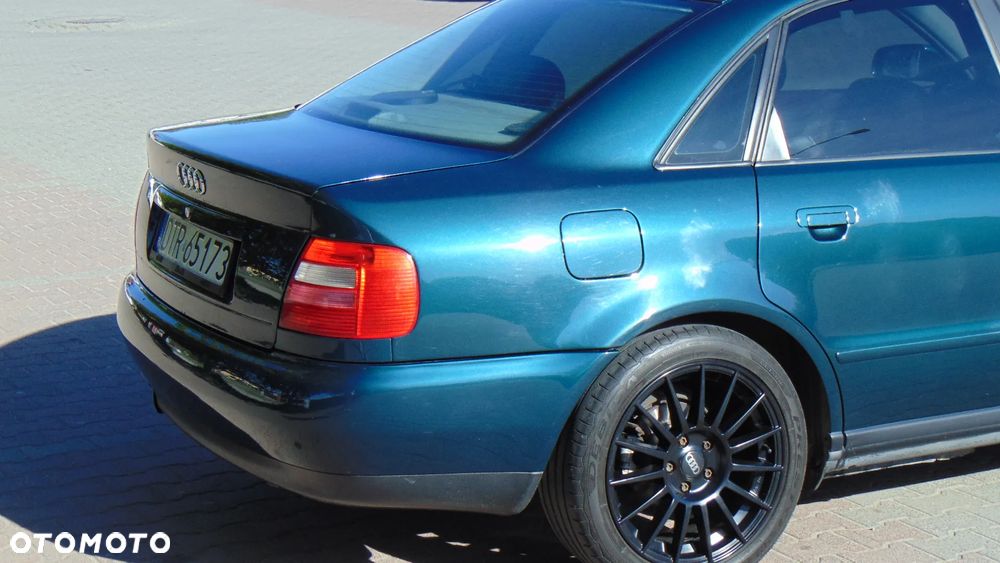 Audi A4 Limousine 1.8 - 4
