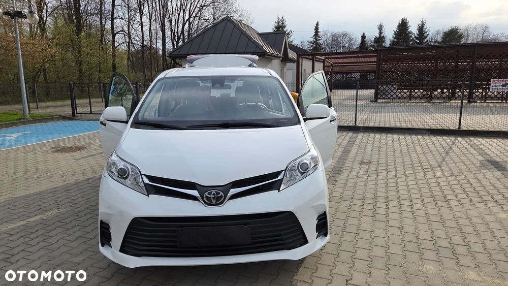 Toyota Sienna - 28