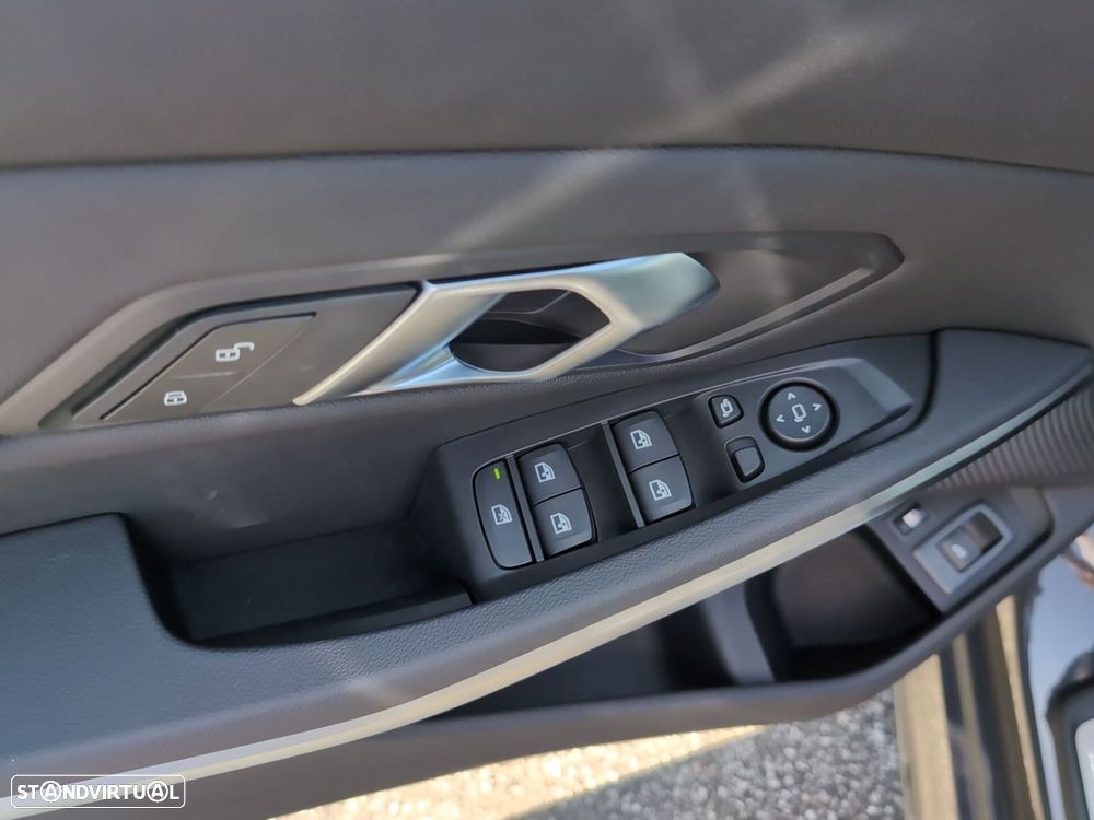 BMW 330 e Touring Pack Desportivo M Pro Auto - 15