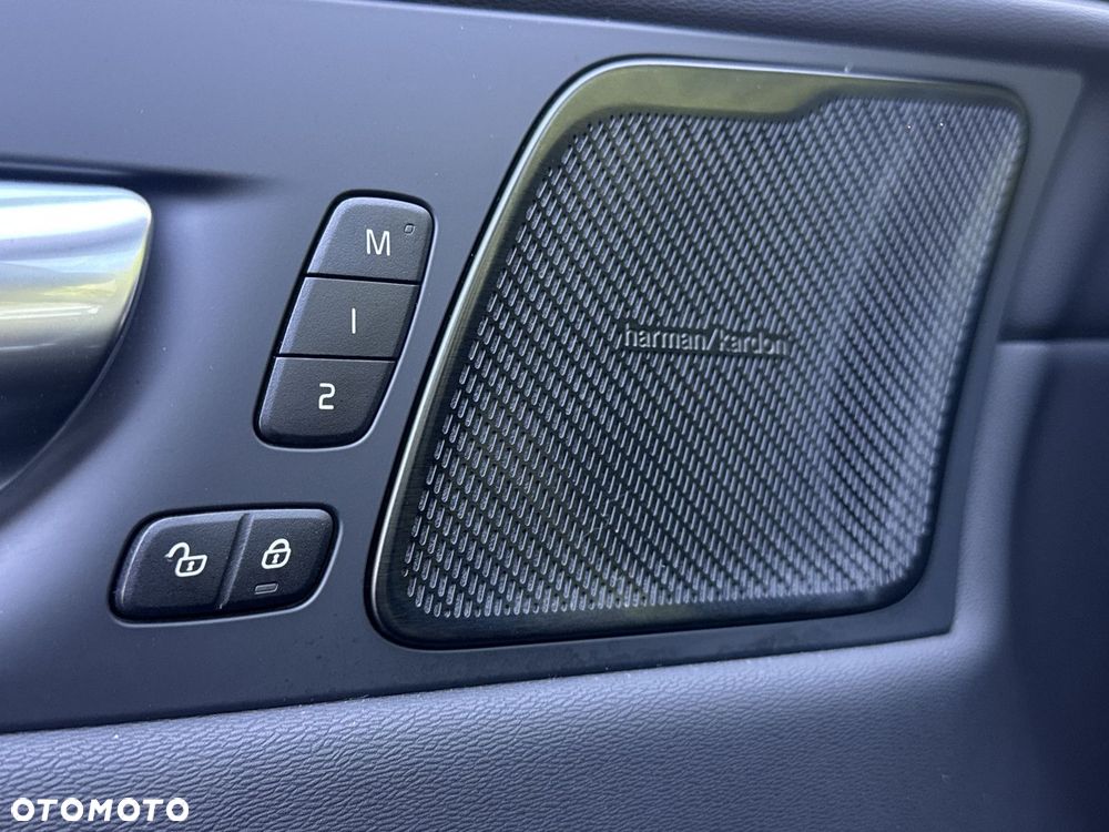Volvo XC 60 - 25