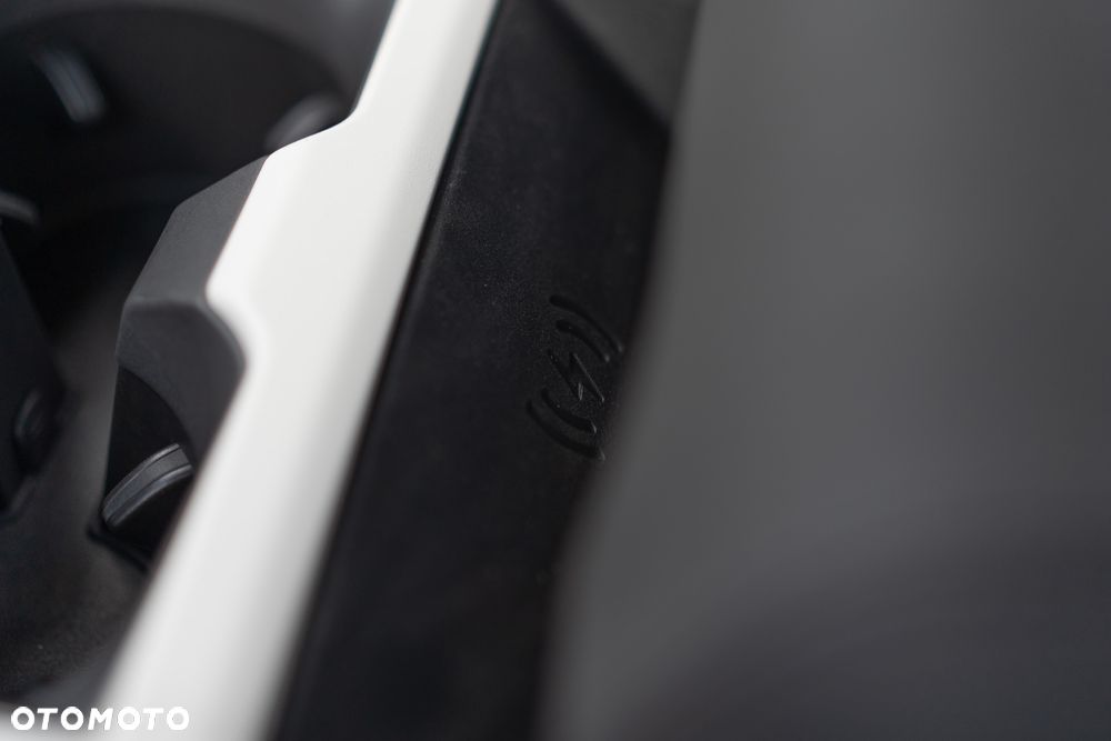 Land Rover Defender 3.0 D300 mHEV S - 13