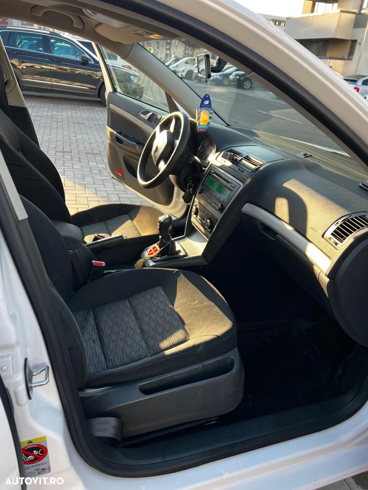 Skoda Octavia 1.6 TDI ELEGANCE - 12