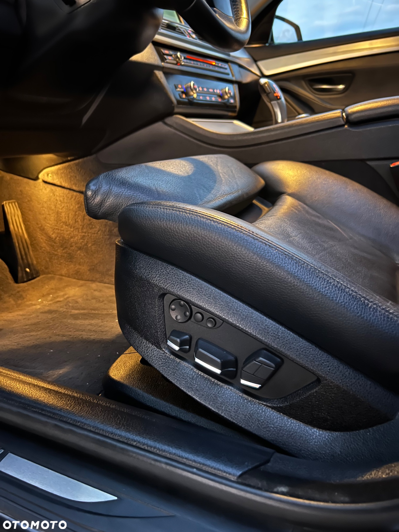 BMW Seria 5 530d xDrive Touring Luxury Line - 14