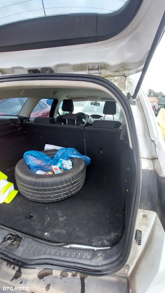 ford Focus MK3 2013 r. fotel drzwi szyby silnik rozrusznik alternator skrzynia ćwiartka szyba drzwi1,6 d - 7