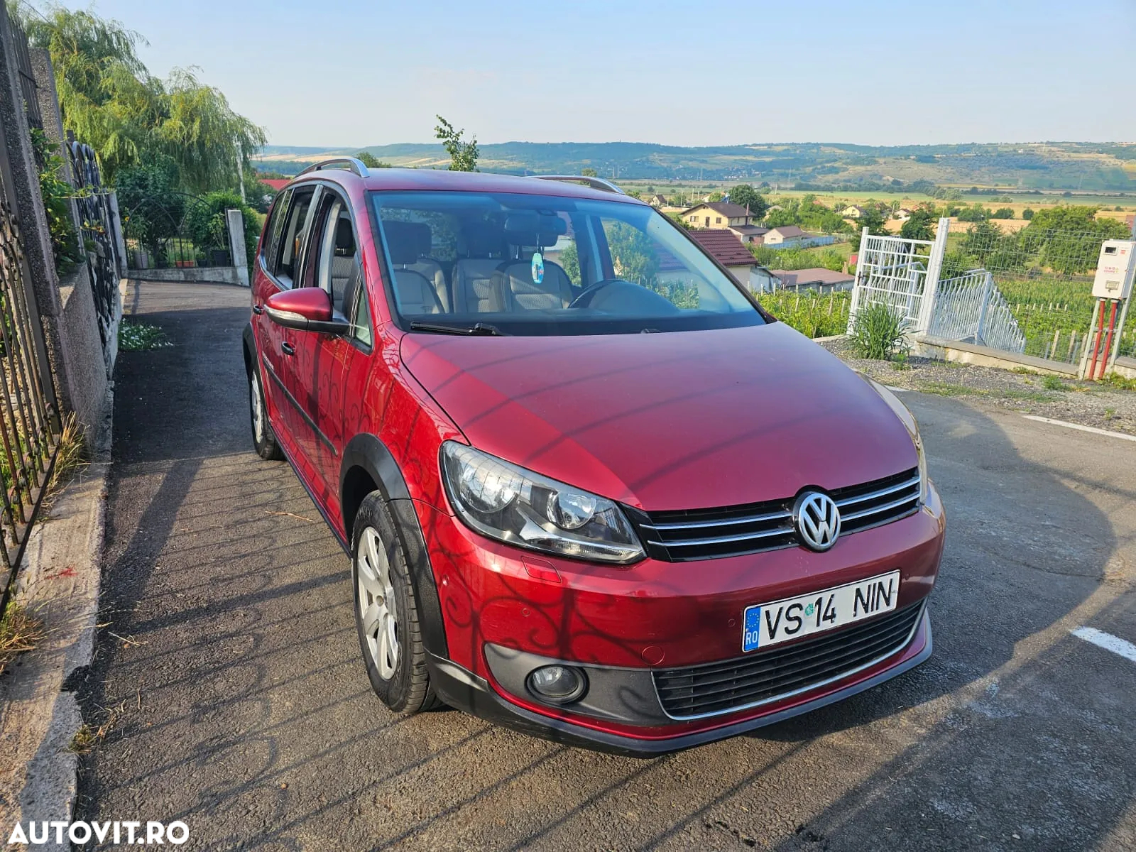 Volkswagen Touran 2.0 TDI DSG Highline - 2