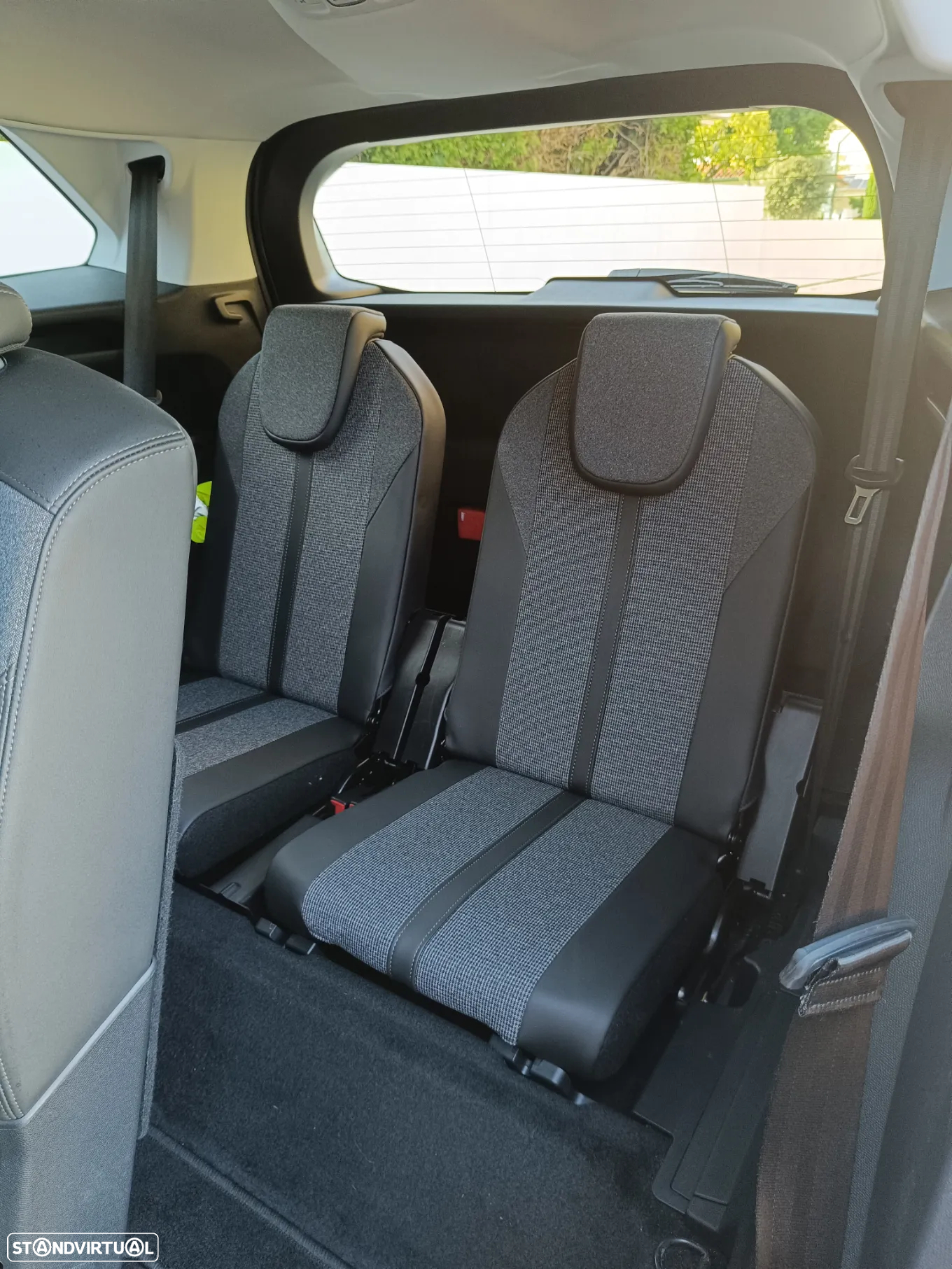 Peugeot 5008 1.5 BlueHDi Allure EAT8 - 13