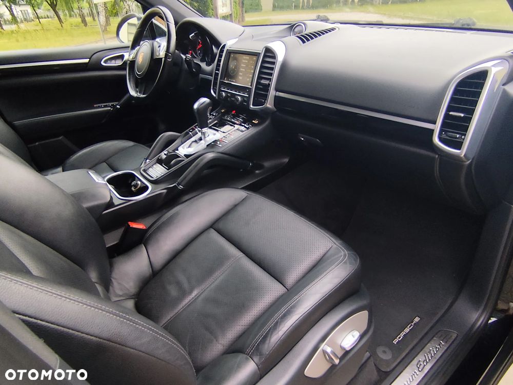 Porsche Cayenne Platinum Edition - 25