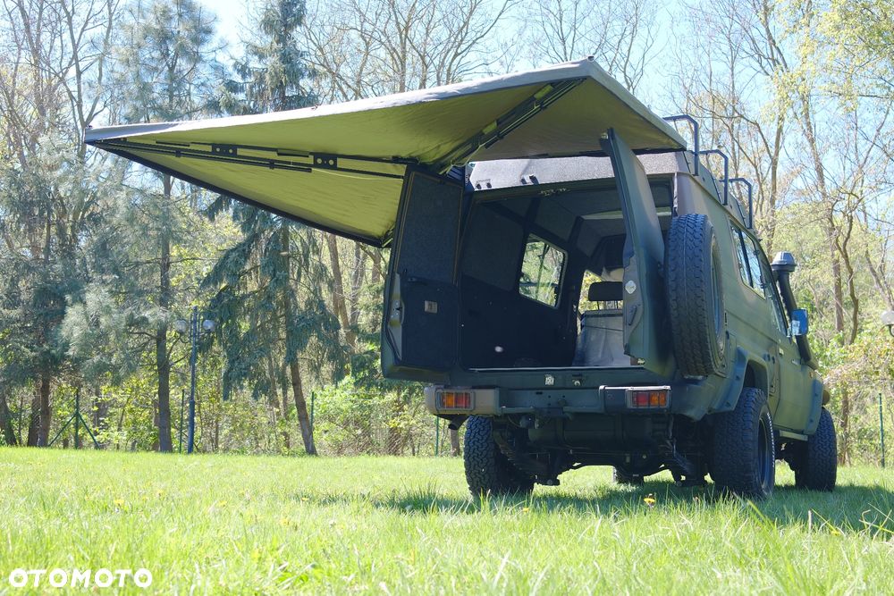 Toyota Land Cruiser - 4