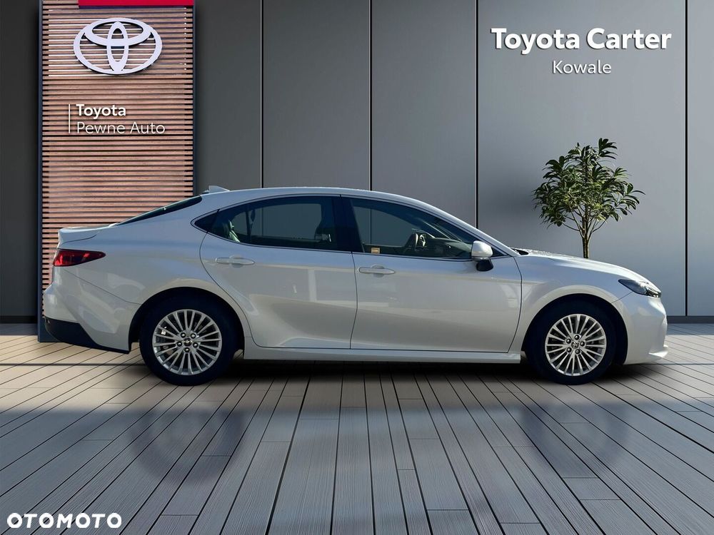 Toyota Camry - 7