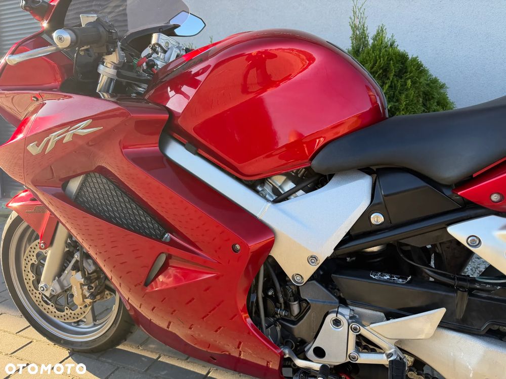 Honda VFR - 32