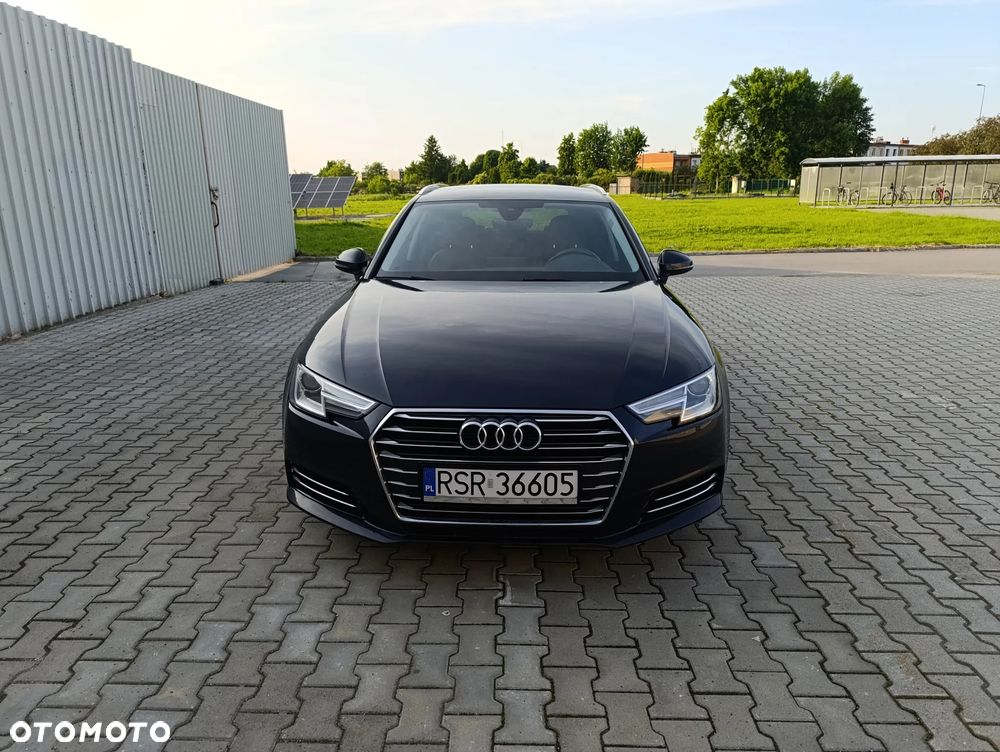 Audi A4 Avant 2.0 TDI Design - 6